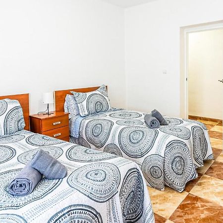 Beautiful Apartment In Cordoba With Kitchenette Eksteriør billede