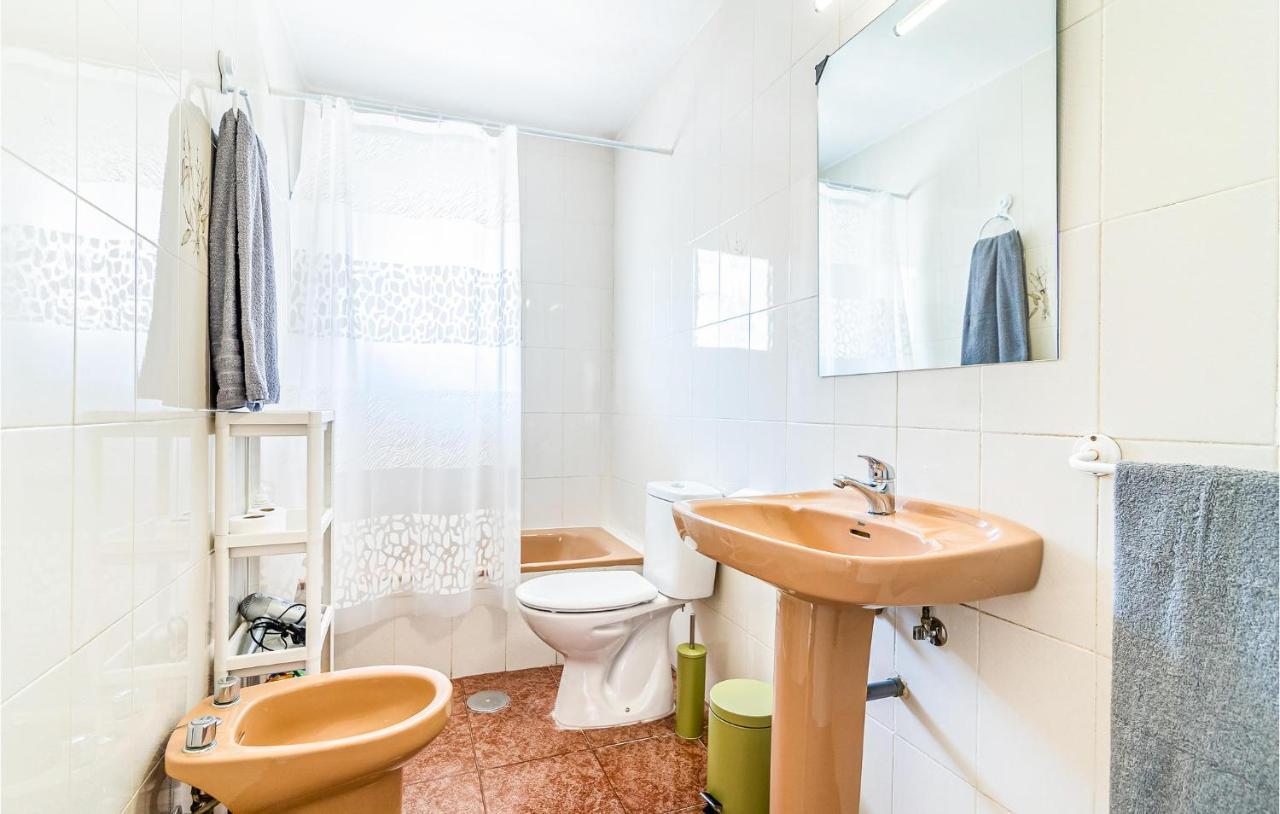Beautiful Apartment In Cordoba With Kitchenette Eksteriør billede