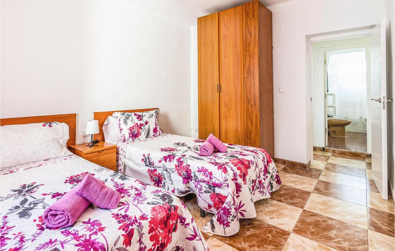 Beautiful Apartment In Cordoba With Kitchenette Eksteriør billede